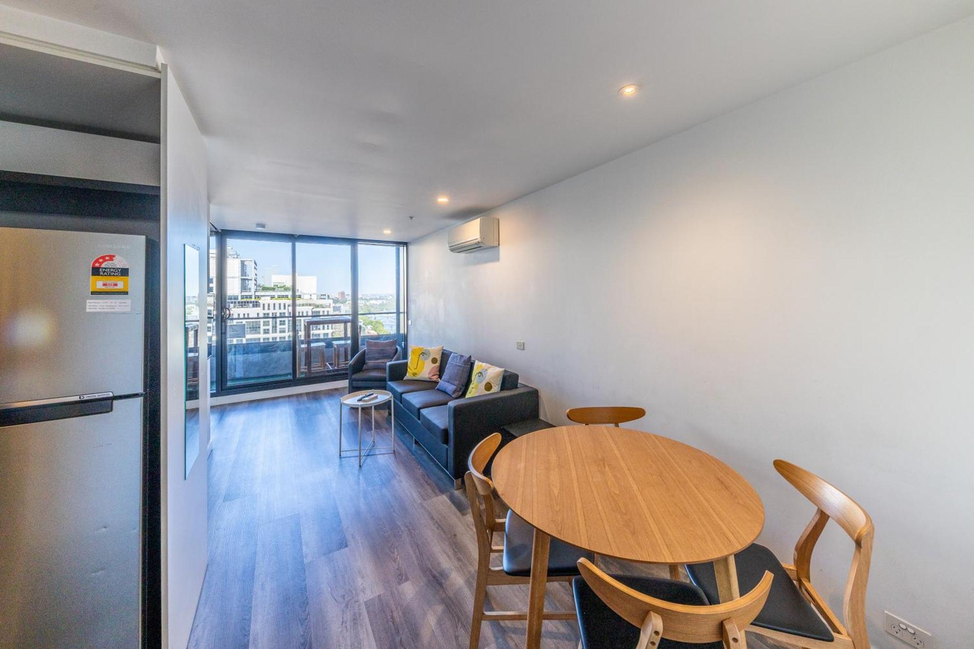 Aura2107, 2 Bedroom Apartment With Balcony, Stunning Yarra River And City Views Мельбурн Екстер'єр фото