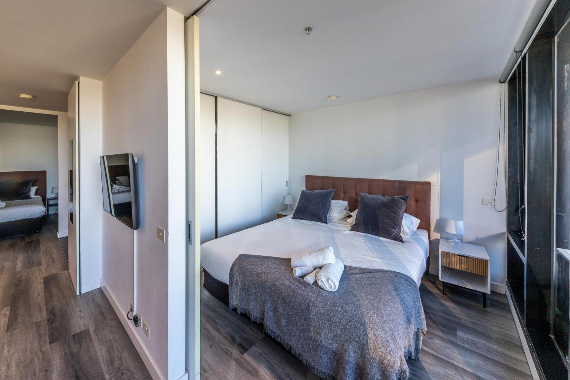 Aura2107, 2 Bedroom Apartment With Balcony, Stunning Yarra River And City Views Мельбурн Екстер'єр фото